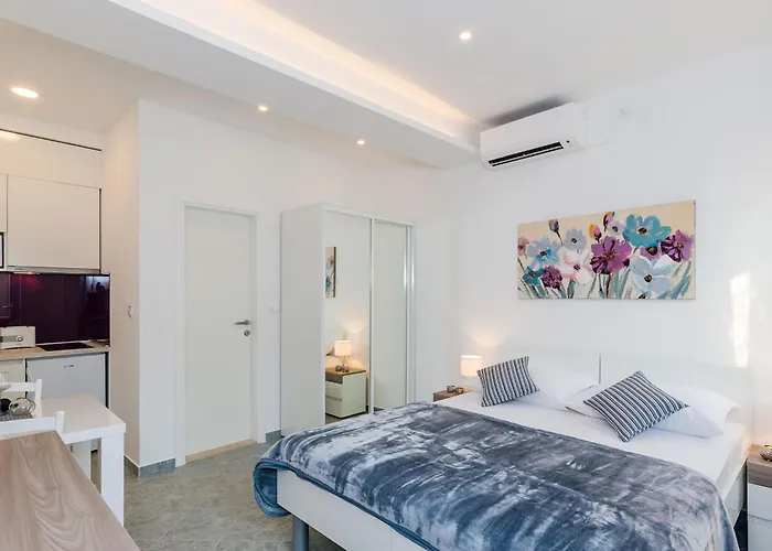 L&m - With Terrace Vlahini