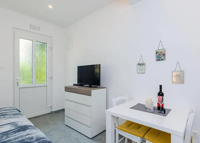 L&m - With Terrace Vlahini Lejlighed