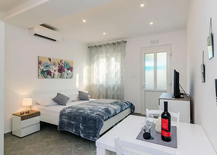 L&m - With Terrace Vlahini * دوبروفينك