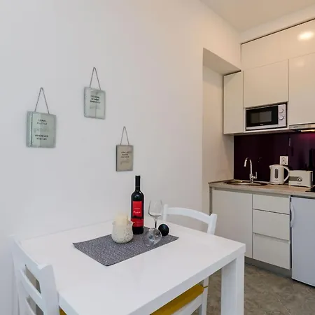 L&m - With Terrace Vlahini Apartman *