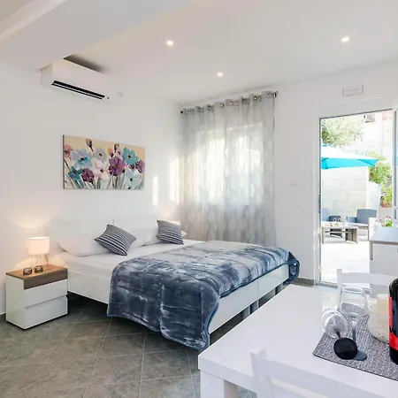 L&m - With Terrace Vlahini Lägenhet