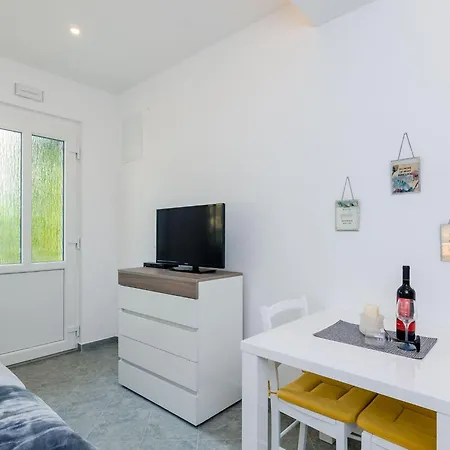 L&m - With Terrace Vlahini Apartment